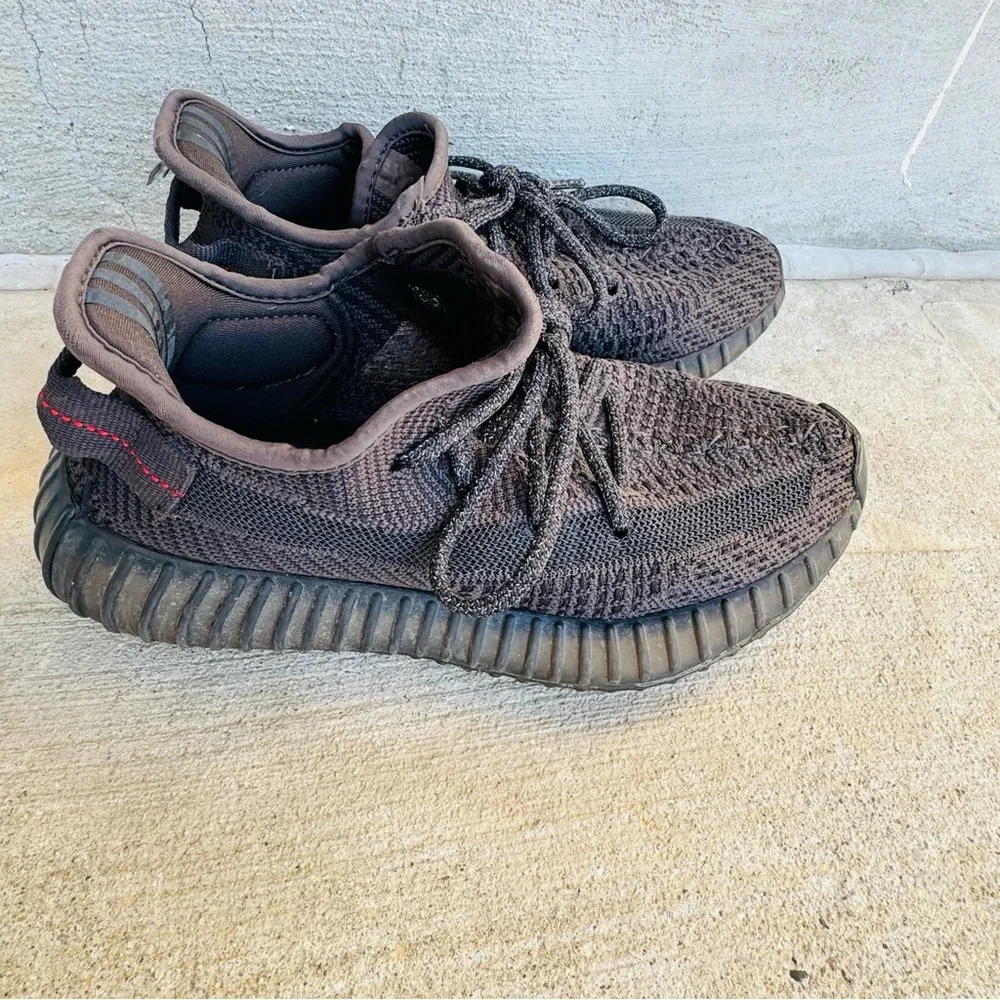 COPY - Adidas size 5 Yeezy Boost 350 V2 Low Black Non-Reflective